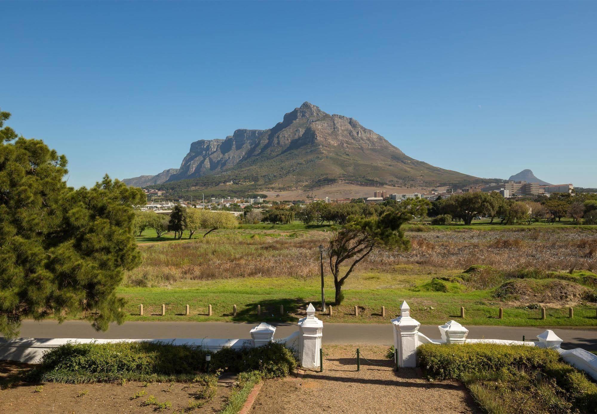 Protea Hotel By Marriott Cape Town Mowbray Cidade Do Cabo Exterior foto
